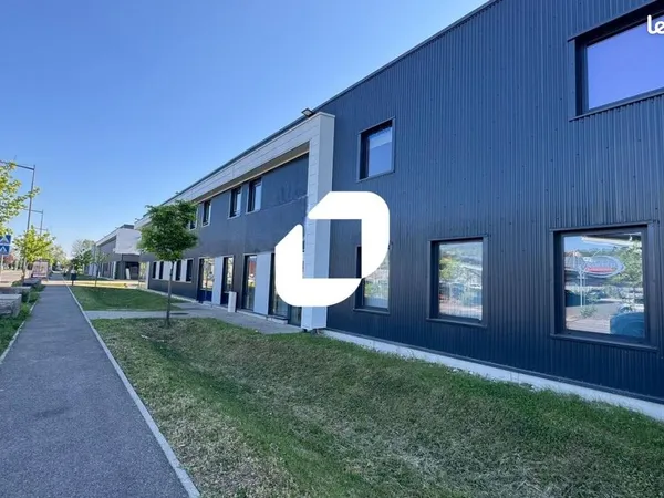 Local d'activité 385 m²