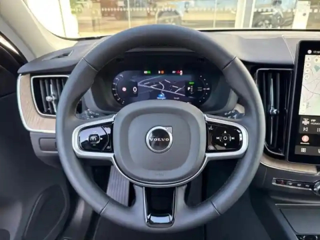 Volvo Xc60 t6 hybride rechargeable 253 + 145ch plus style dark geartronic 8 awd — photo 7
