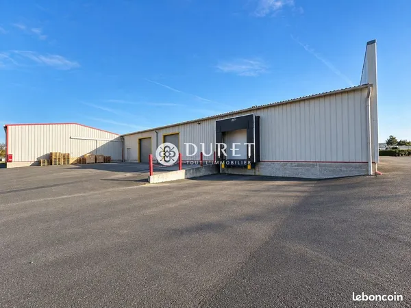 Local 2400 m² Mortagne-sur-Sèvre