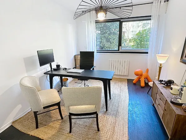 Bureaux 3 pièces 77 m²