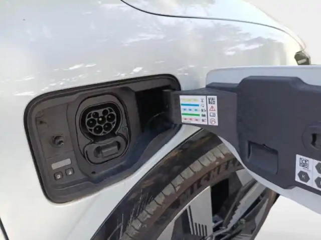 Renault Megane e-tech electric ev60 220ch techno optimum charge -c — photo 10