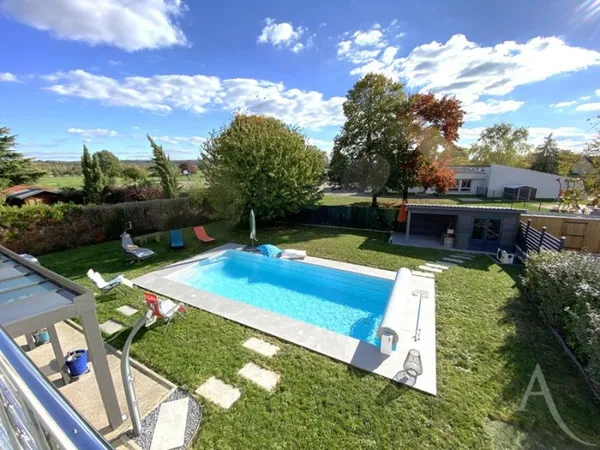 Maison 9 pièces 270 m²