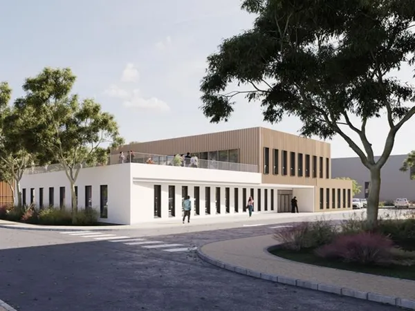 Local 212 m² Ézanville