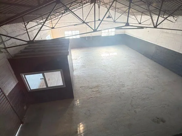 Hangars 140 mcarre