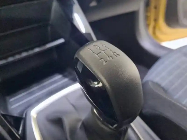 Peugeot 208 puretech 75 s&amp;s bvm5 — photo 61