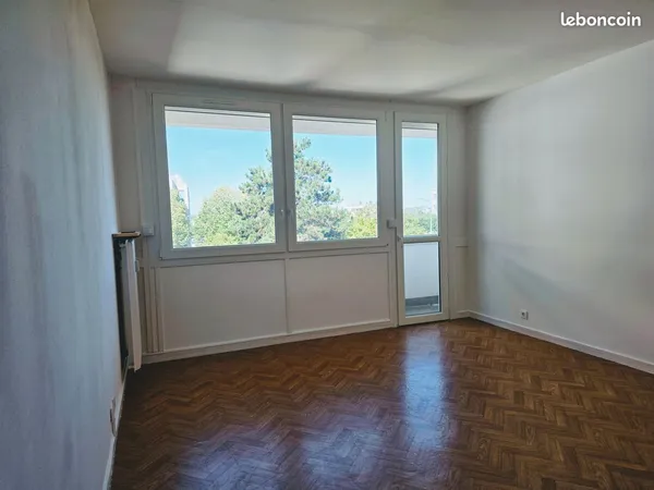 Appartement 2 pièces 46 m2 2ème étage avec ascenseur et parking