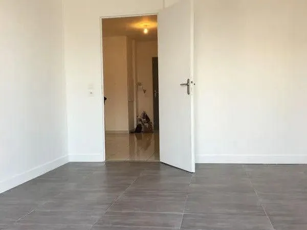 Beau T1 Meublé 28m² Remis à Neuf