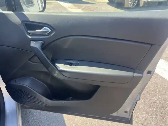 Renault Captur tce 90 - 21 — photo 16