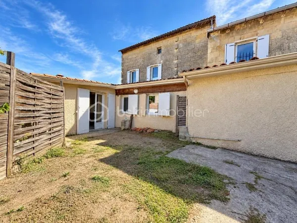 À LOUER - T2 EN MAISON DE VILLE AVEC EXTÉRIEUR - LIBOURNE