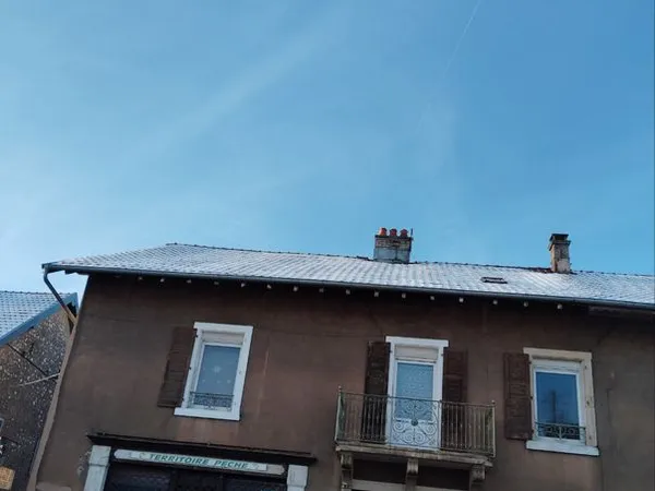 Local commercial au rez-de-chaussée