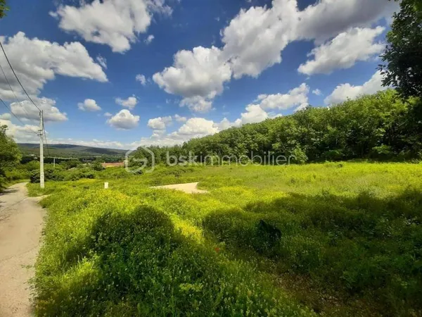 Terrain constructible 800 m²