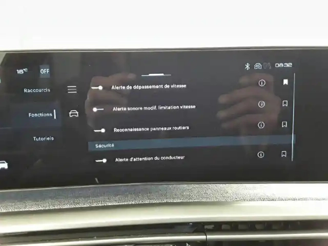 Peugeot 3008 hybrid 136 e-dcs6 — photo 54