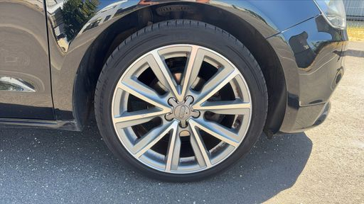 Audi A1 1.6 TDI 90 - Ambiente – 2013 – 158263 km – Diesel – Boîte Manuelle — photo 12