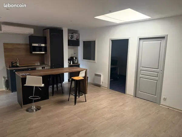 BUREAUX CLIMATISÉS ET ENTREPÔT DE 250m2 - DIRECT PROPRIÉTAIRE