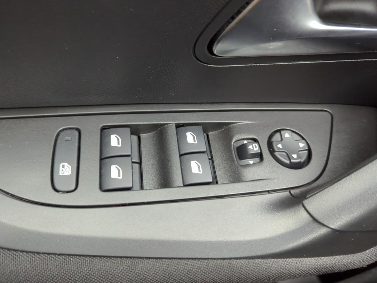 Peugeot 2008 puretech 100 s&s bvm6 active pack — photo 22