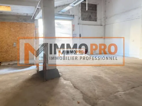 Entrepôt 250 m²