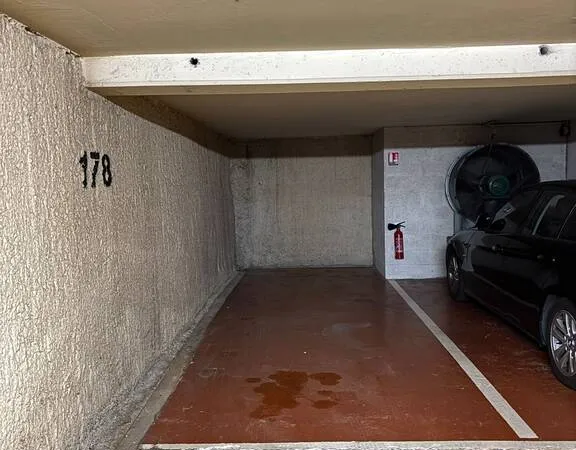 Garage/Parking