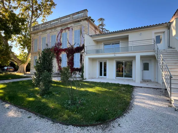 Immeuble 22 pièces 401 m²