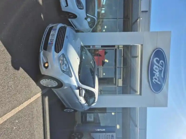 Ford Ka + 1.2 ti-vct 70ch essential — photo 2