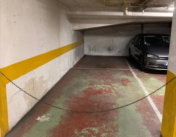 Garage/Parking