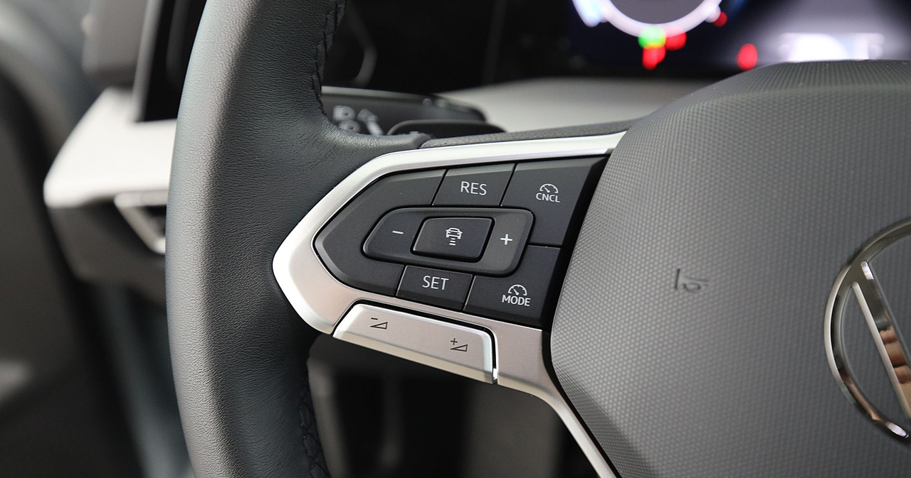 Volkswagen Golf 8 — photo 25