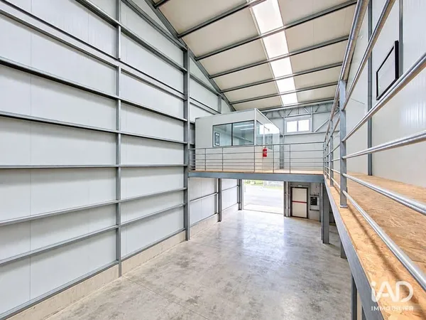 Local d'activité 204 m²