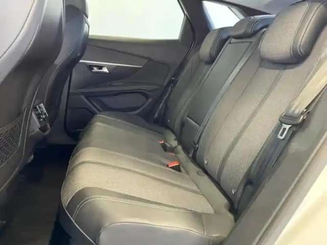 Peugeot 3008 1.2 puretech 130ch s&amp;s allure pack eat8 — photo 9