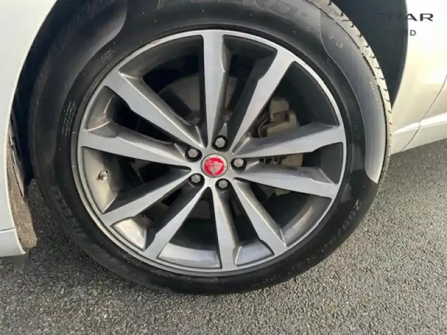 Jaguar F-Pace p400e plug-in-hybrid r-dynamic se bva8 awd — photo 4