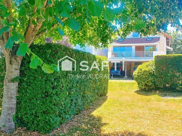 Maison très lumineuse proche de l'école de gendarmerie