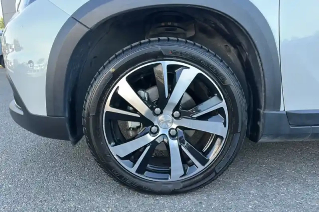 Peugeot 2008 puretech 130ch s&amp;s bvm6 — photo 28
