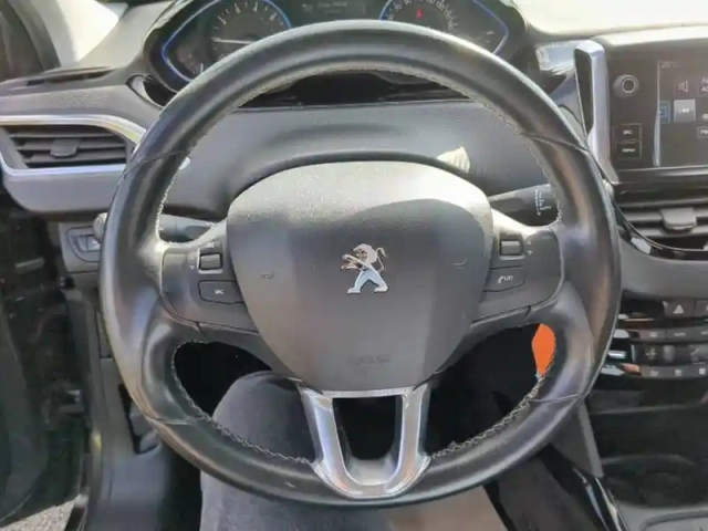 Peugeot 2008 1.2 puretech 110ch s&amp;s bvm5 — photo 5