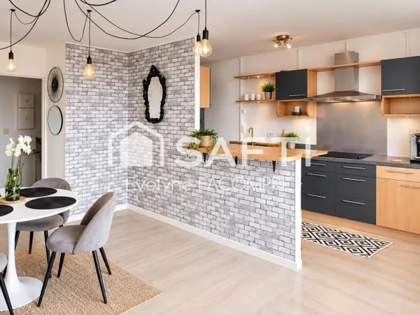 Appartement F3 avec loggia, balconnets et parking