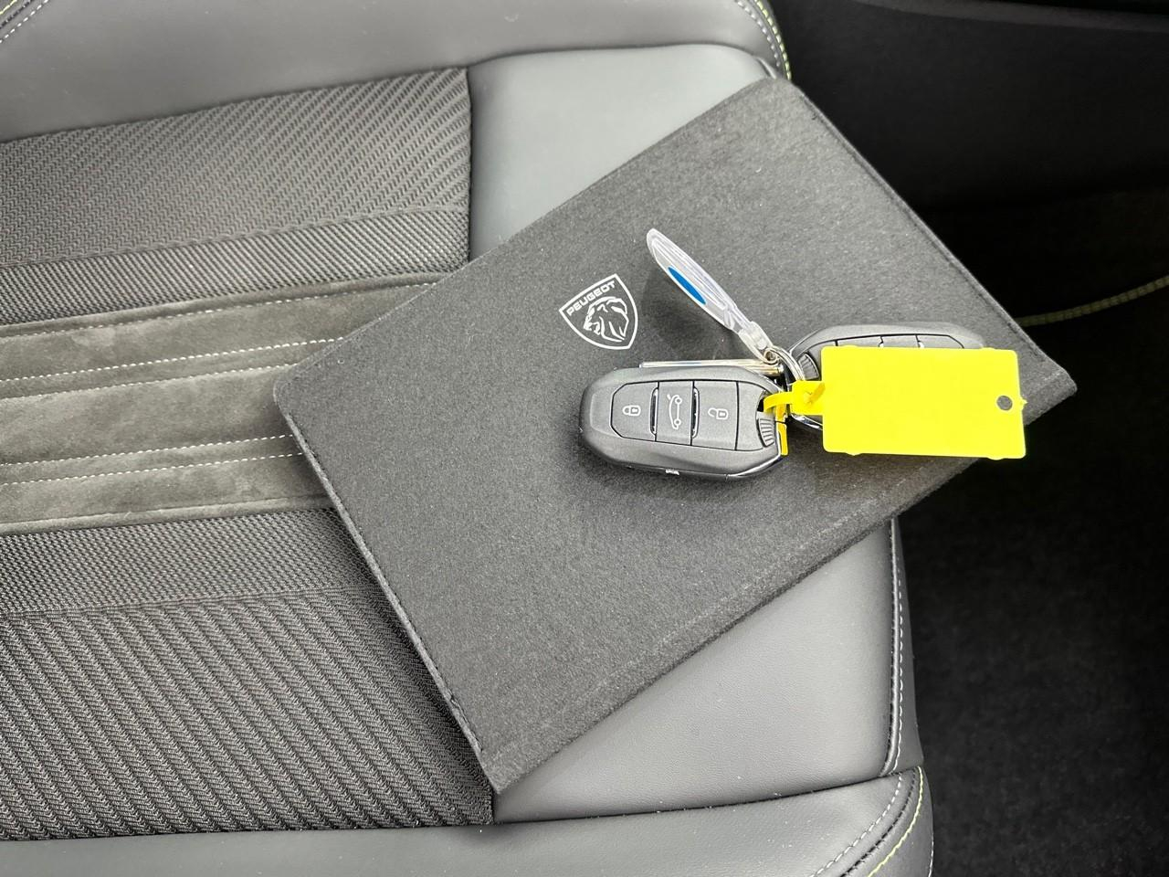 Peugeot 408 hybrid 145 e-dcs6 gt — photo 36