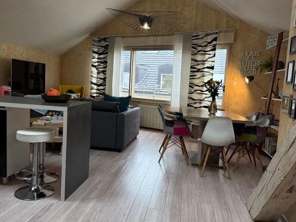 Divonne-les-Bains Centre - T3 80 m² au sol (73 m² Carrez) - Dernier étage - Vendu loué