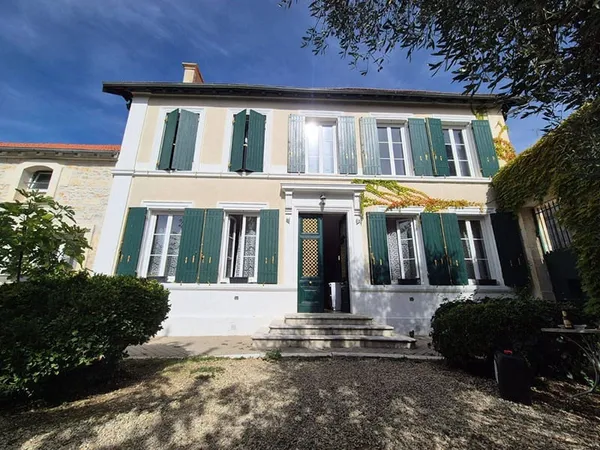 Maison 11 pièces 459 m²