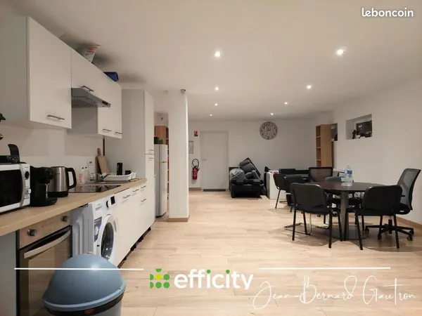 Local bureaux 1 366 m²