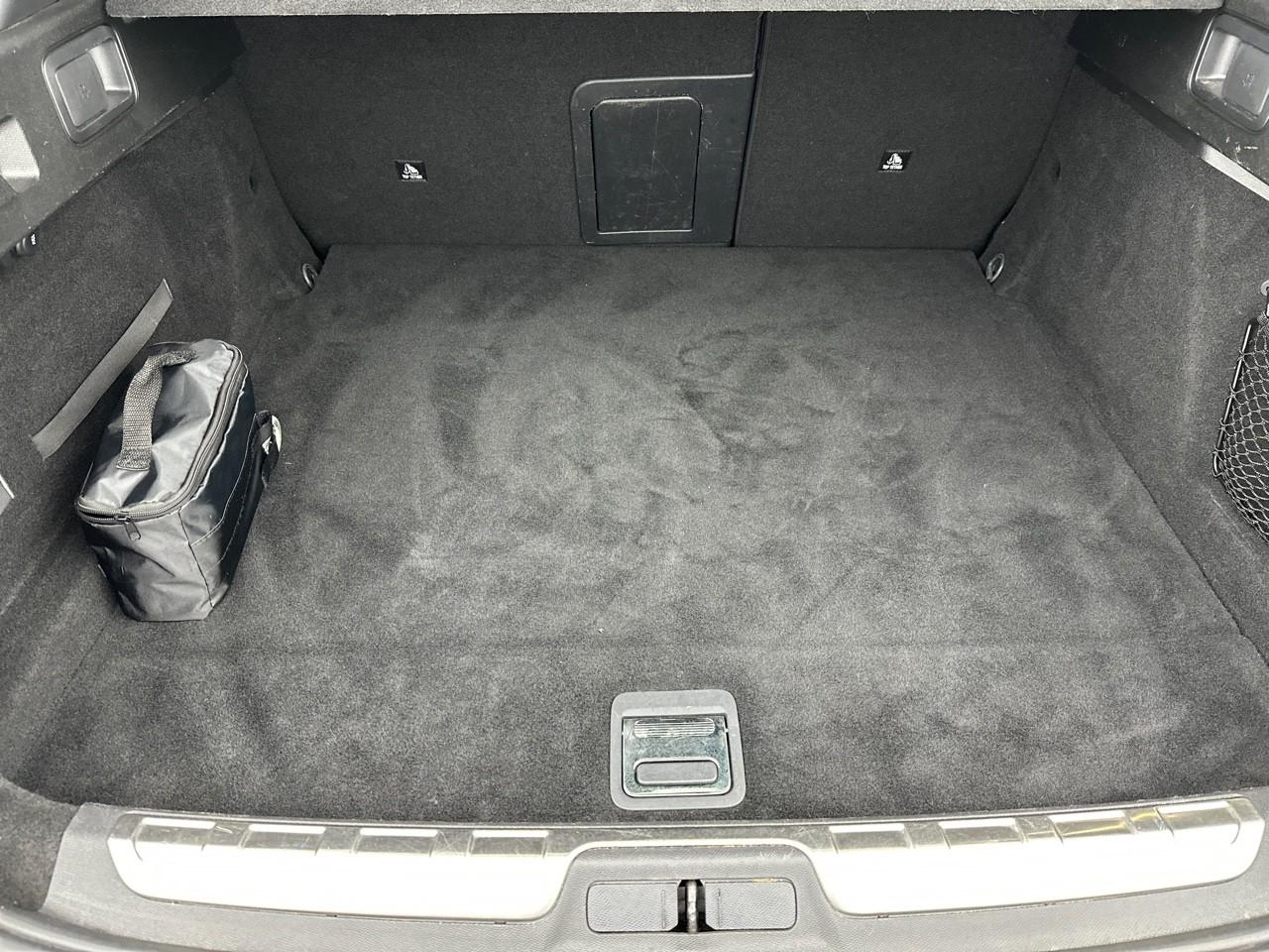 Peugeot 408 phev 225 e-eat8 first edition — photo 6