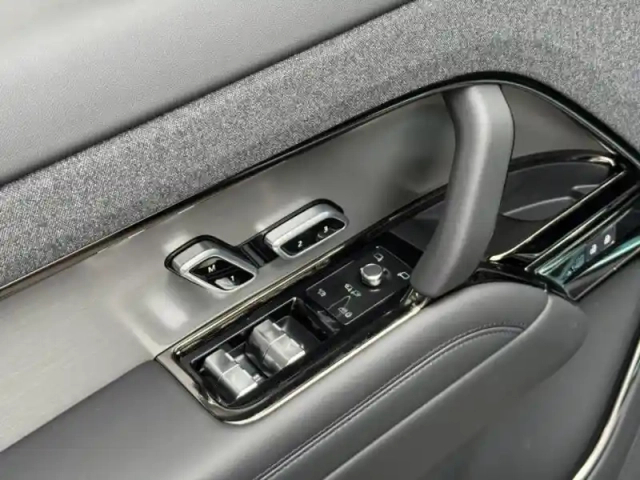 Land Rover Range Rover sport 3.0 p460e 460ch phev dynamic se midnight edition — photo 26
