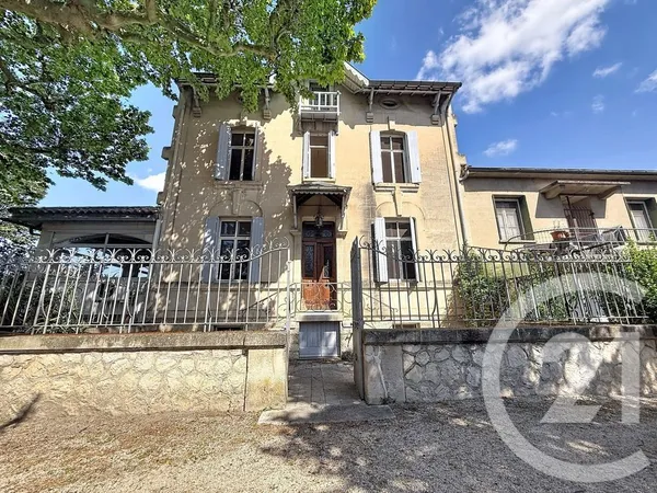 Maison 11 pièces 321 m²