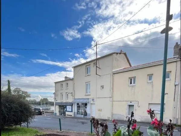 Immeuble de rapport. Rapport locatif 27 516 € par an / Rentabilité brute d'environ 6.98%