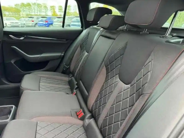 Skoda Octavia combi 2.0 tfsi 265ch rs dsg7 — photo 15