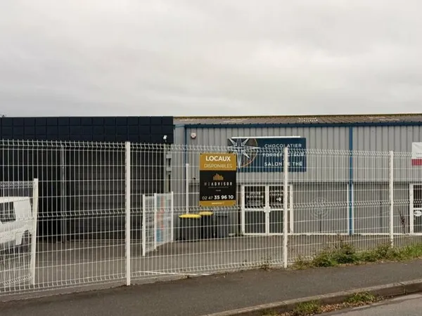 Local commercial 340 m² NOTRE-DAME-D'OÉ