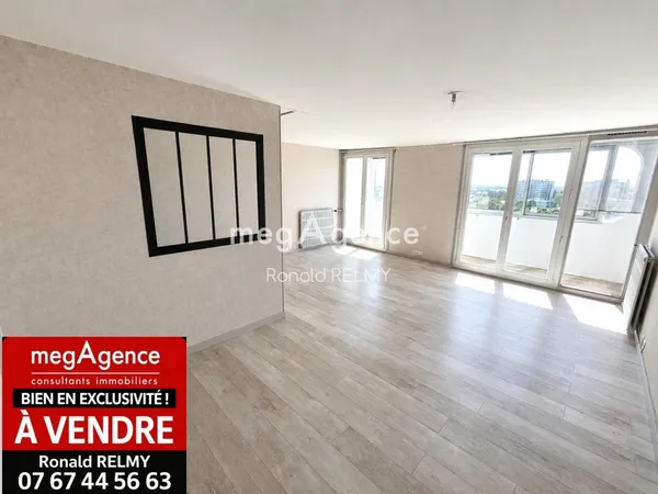 Bel appartement T5 lumineux de 108 m² quartier Pyramides - Jean-Yole