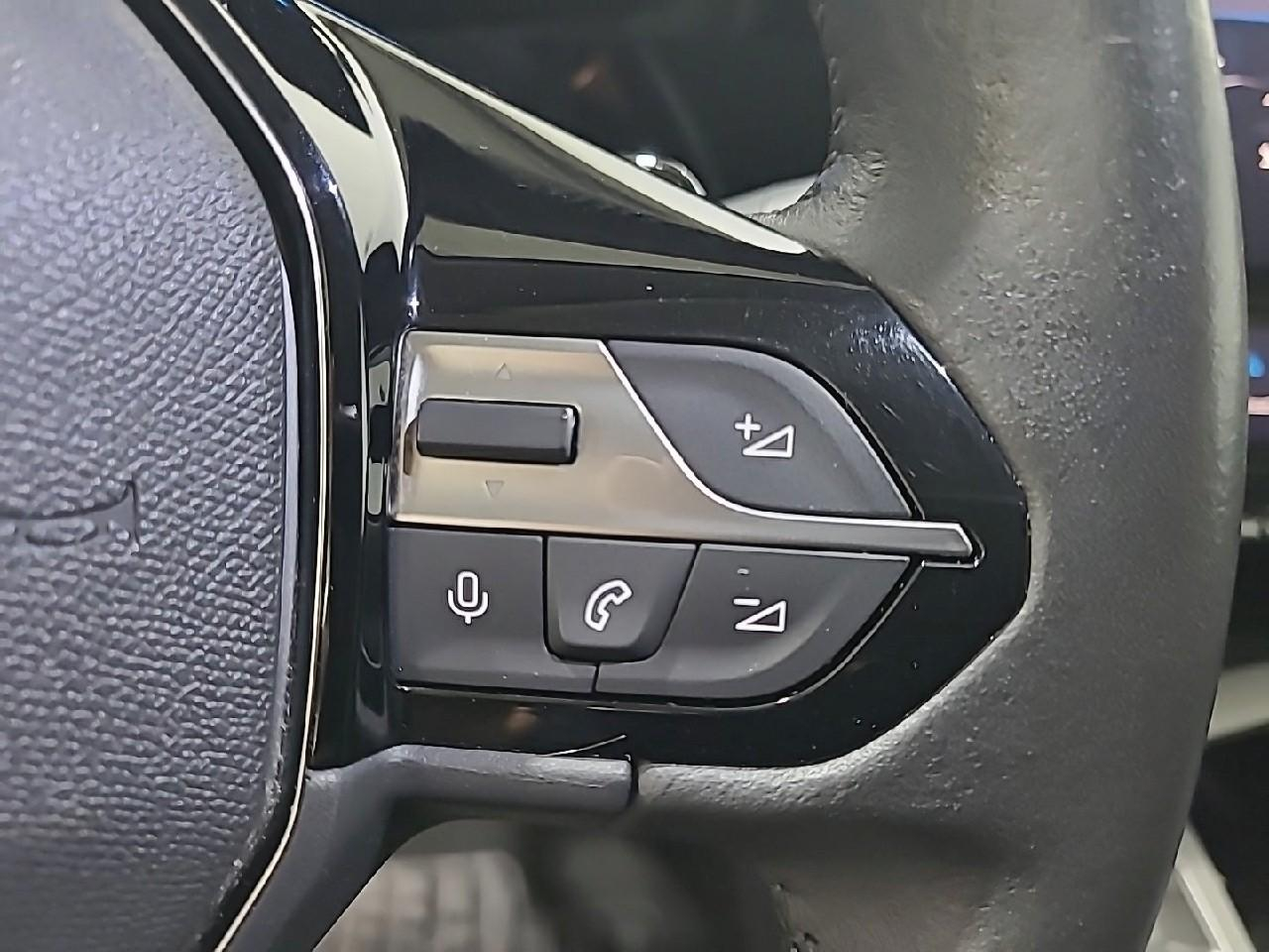Peugeot 308 phev 180 e-eat8 allure pack — photo 20