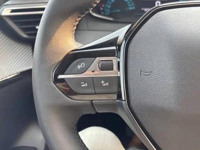 Peugeot 208 hybrid 110 ch e-dcs6 — photo 20