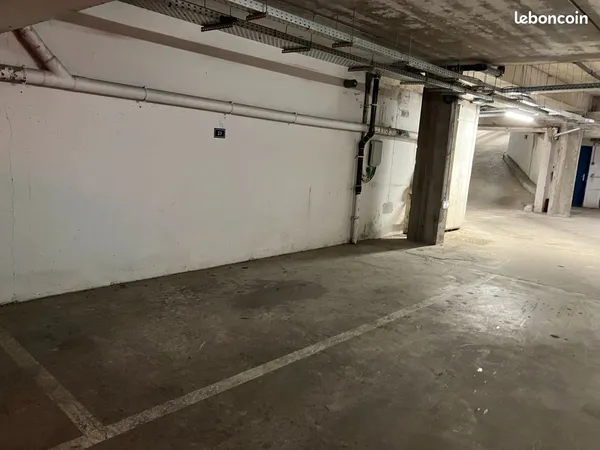 Parking sous sol quartier foret - 7 mm pieds RER