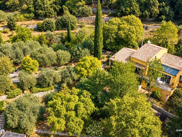 Maison 12 pièces 267 m²