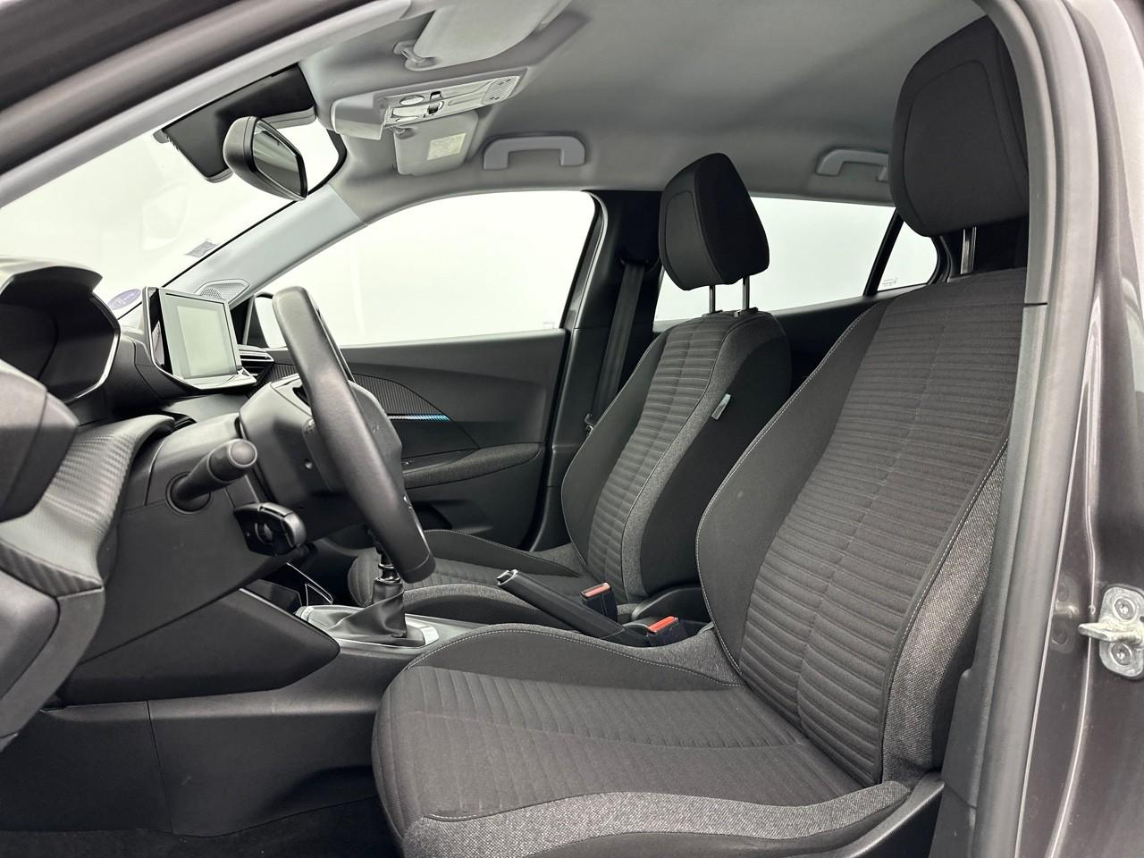 Peugeot 2008 puretech 100 s&s bvm6 style — photo 9