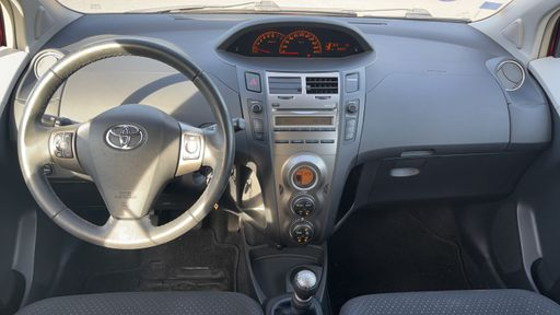 Toyota Yaris 1.0 VVT-i 69 - Confort Pack – 2011 – 83603 km – Essence – Boîte Manuelle — photo 22