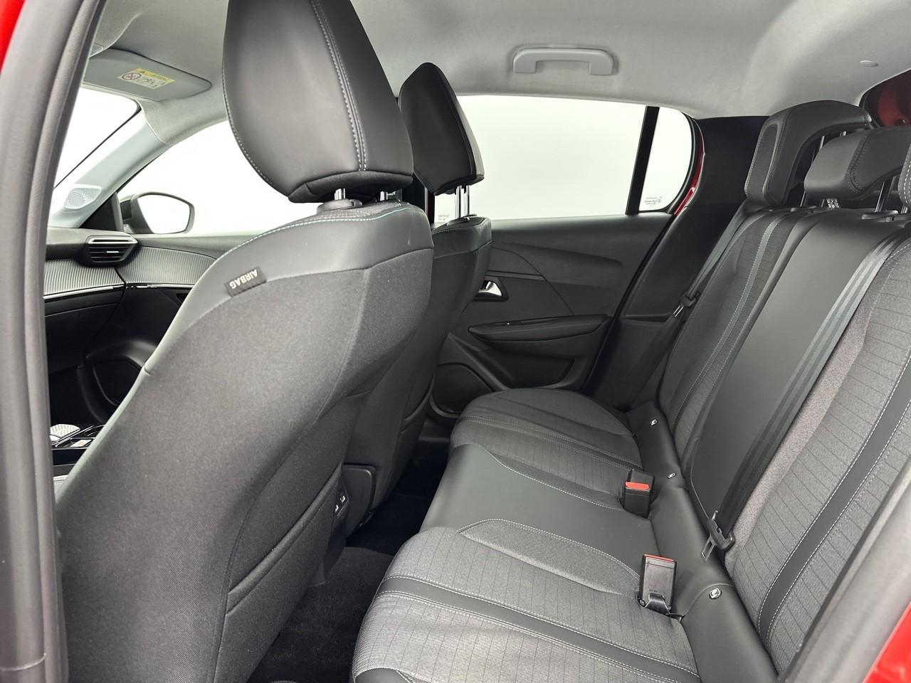 Peugeot 208 puretech 100 s&s eat8 active pack — photo 12
